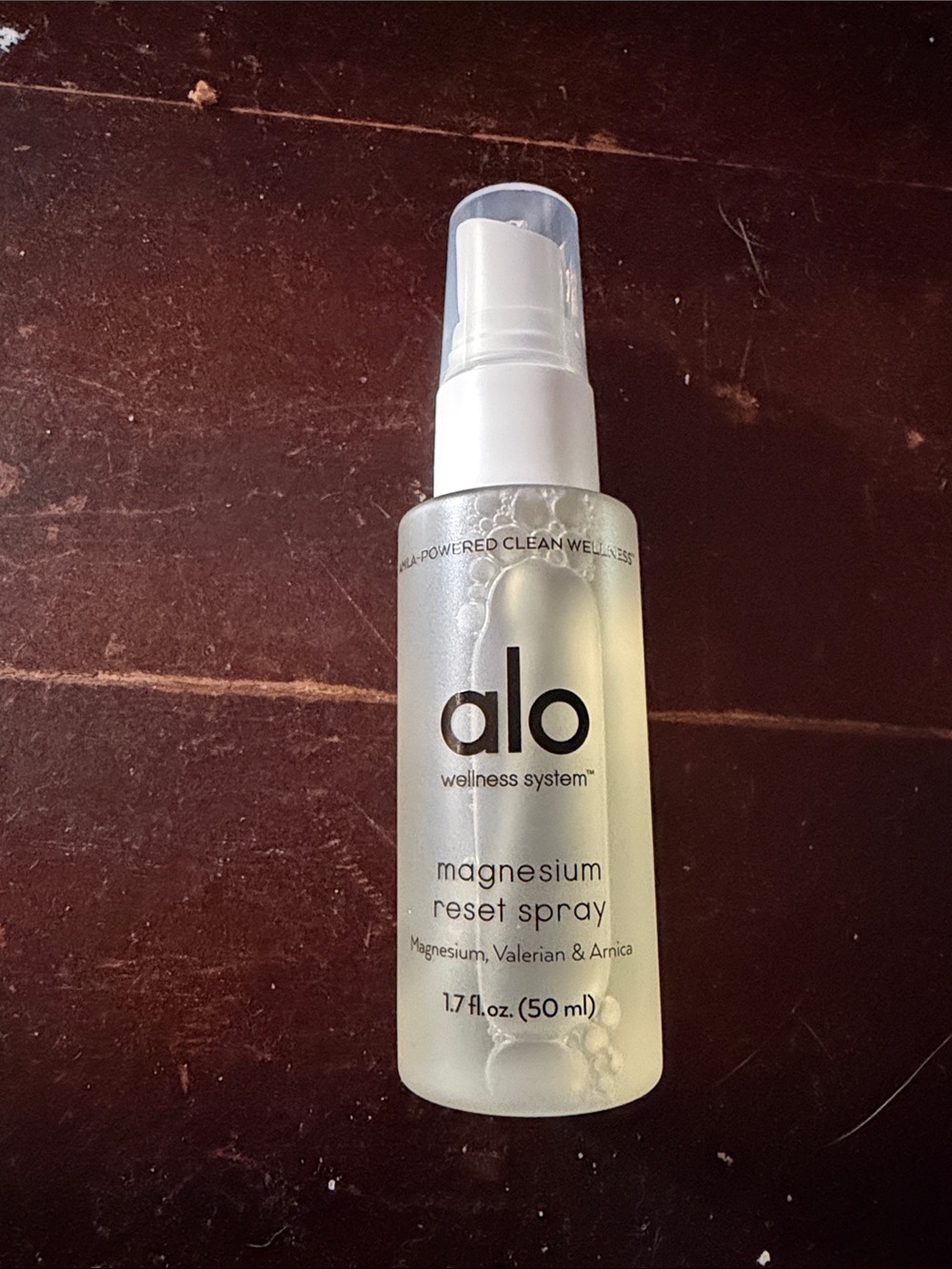 ALO Yoga Magnesium Reset Spray - Clear/White Pump